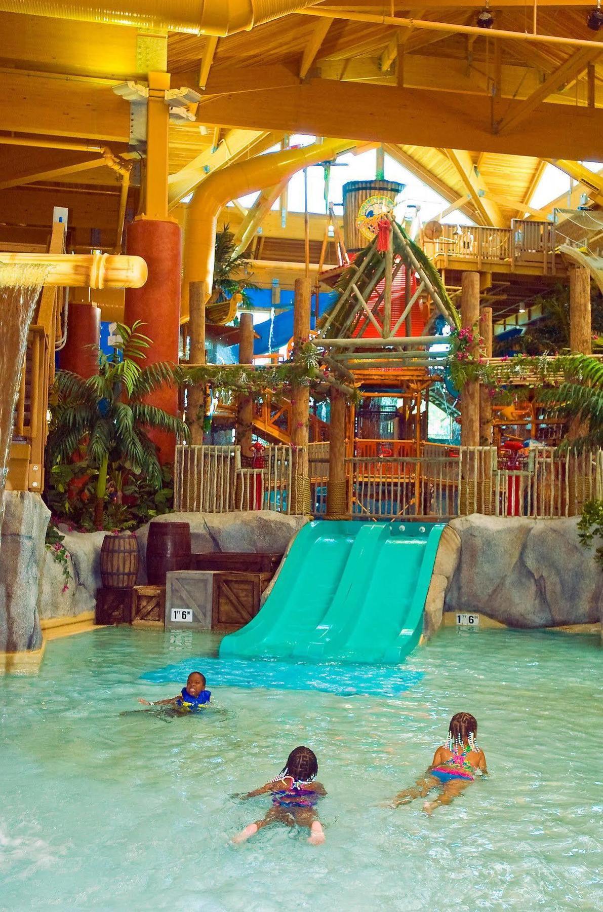 Castaway Bay By Cedar Point Resorts Sandusky Exterior photo