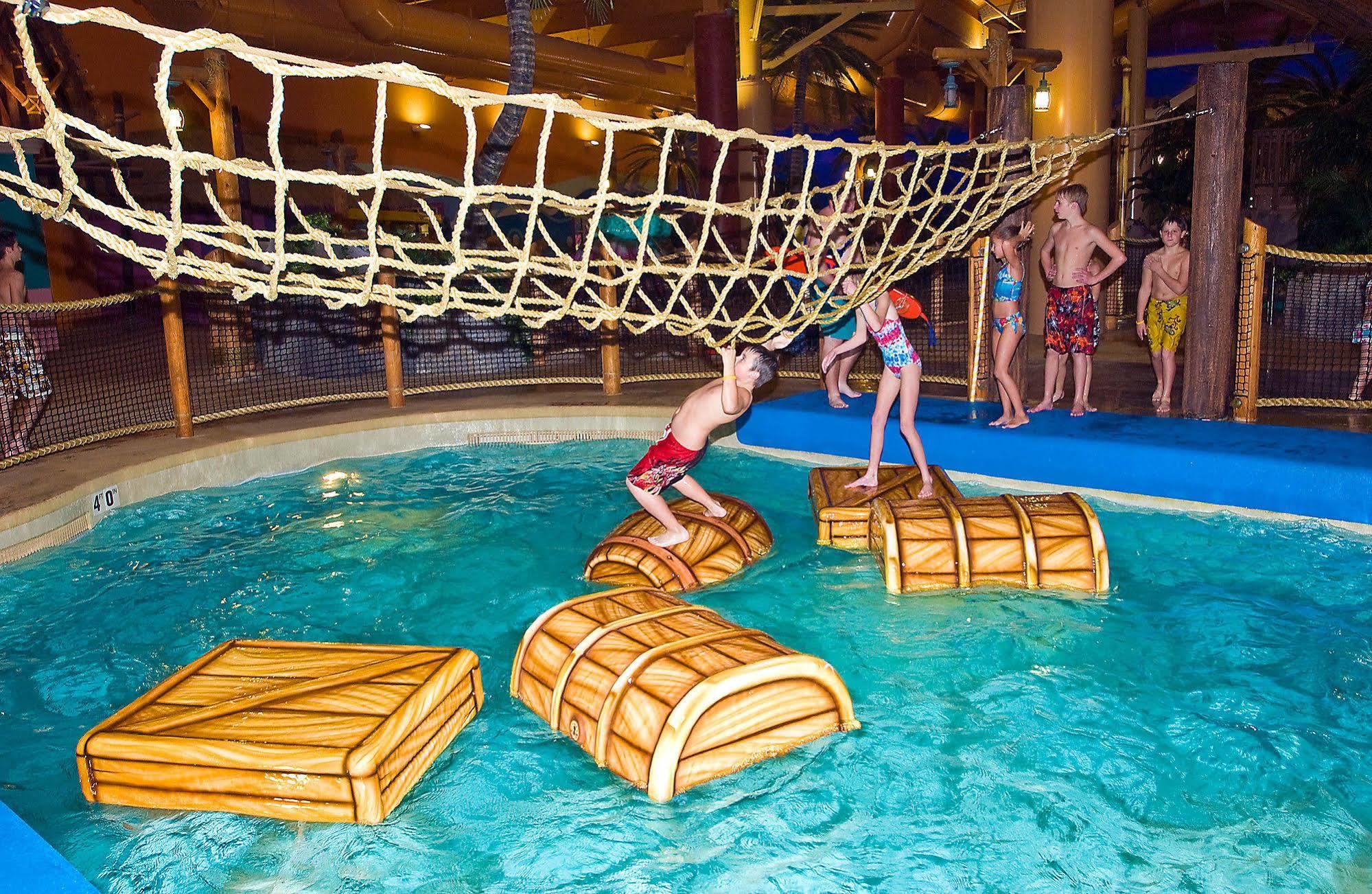 Castaway Bay By Cedar Point Resorts Sandusky Exterior photo