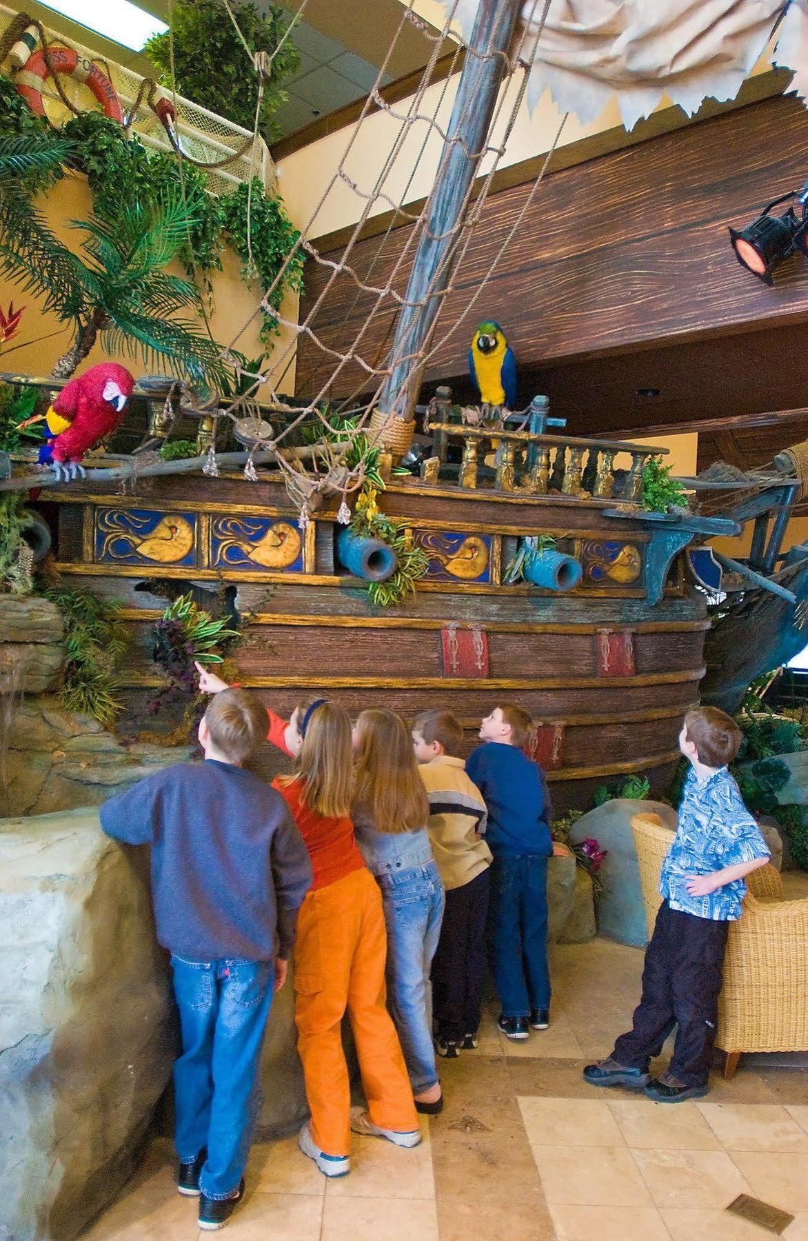 Castaway Bay By Cedar Point Resorts Sandusky Exterior photo